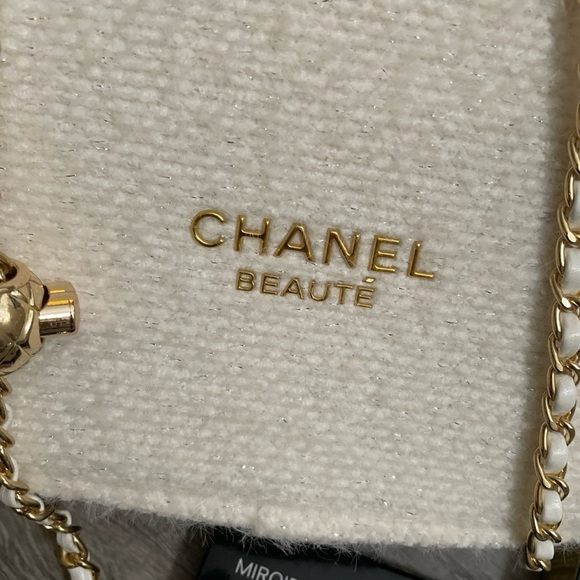 Makeup Set with Pouch - Picture 4 of 8